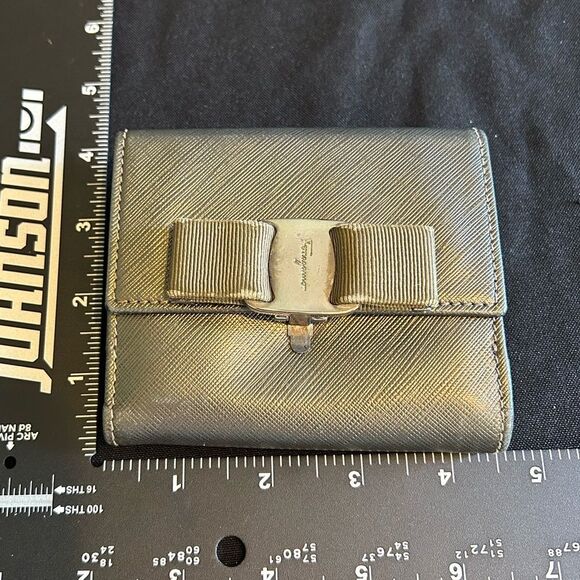 Salvatore Ferragamo Gold/Taupe/Army Greenish Women's Wallet Vintage Good Cond - Picture 3 of 12